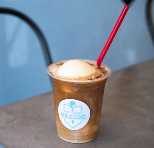 Vancouver_USA's tweet photo. On HOT days like these you shouldn’t have to choose between coffee and ice cream! 🍦☕

Head to @IceCreamRen for a Cold Brew Float made with honey vanilla ice cream. #DiscoverVanUSA https://t.co/pjuOAdjPeh