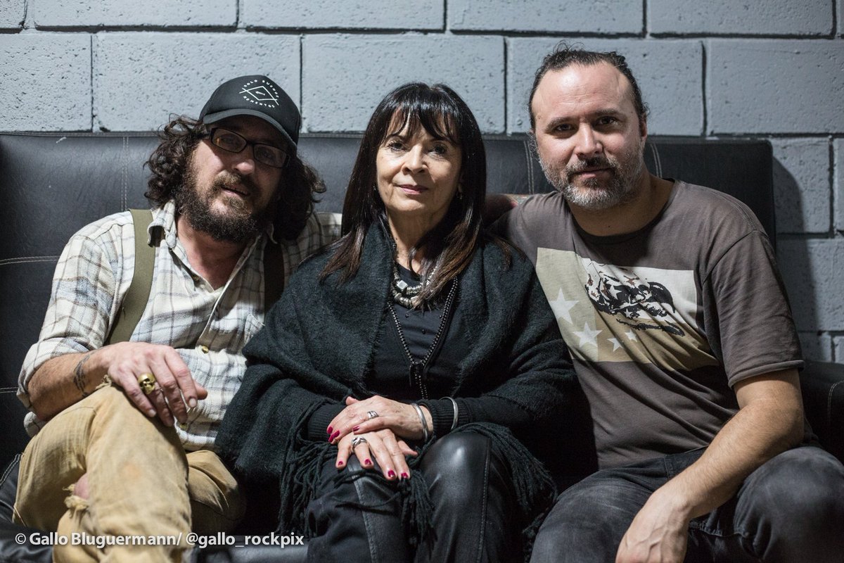 LaVela_Oficial's tweet photo. Muchísimas gracias a todos los que se sumaron al festival de ayer junto a @nonpaoficial y @ErucaSativa en apoyo a la Fundación María de los Ángeles y su lucha contra la trata de personas. @SusanaTrimarco 💪🏼
📸 @rock_pix https://t.co/rHCYhZ3c20