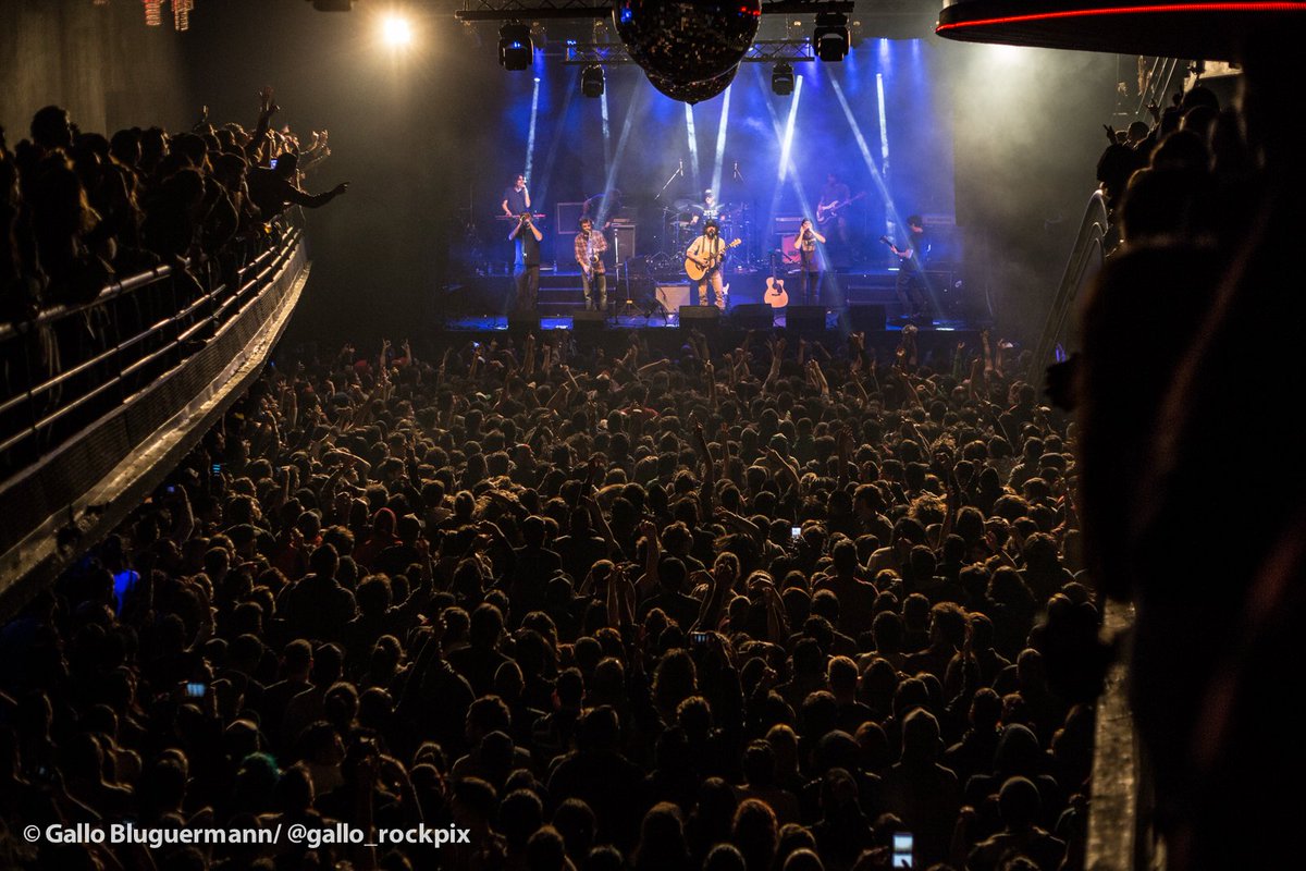 LaVela_Oficial's tweet photo. Muchísimas gracias a todos los que se sumaron al festival de ayer junto a @nonpaoficial y @ErucaSativa en apoyo a la Fundación María de los Ángeles y su lucha contra la trata de personas. @SusanaTrimarco 💪🏼
📸 @rock_pix https://t.co/rHCYhZ3c20