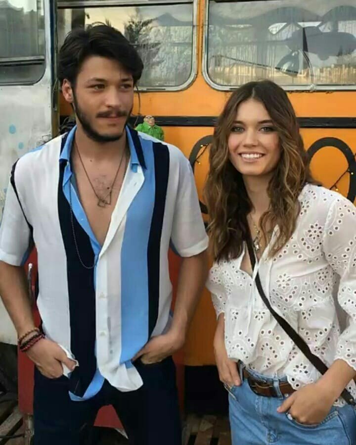 Televizyon Dünyası Twitterissä: "Kubilay Aka'nın başrolünü oynadığı "Aşk Bu Mu?" filminde partneri Afra Saraçoğlu'nun da çekimleri bugün itibariyle başladı. #AşkBuMu… https://t.co/3E5wN4vqUf"