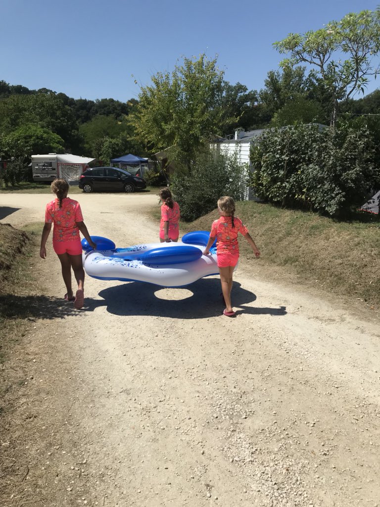 Bryan__Riley's tweet photo. Girls enjoying their adventures on the Dordogne River. Iโll admit to being a tad nervous when Tammy just floated off into the downstream current with her flip flops in her hands ๐ฌ #help #helpdadhelp #floatingadventures https://t.co/pMMUtRtlnt