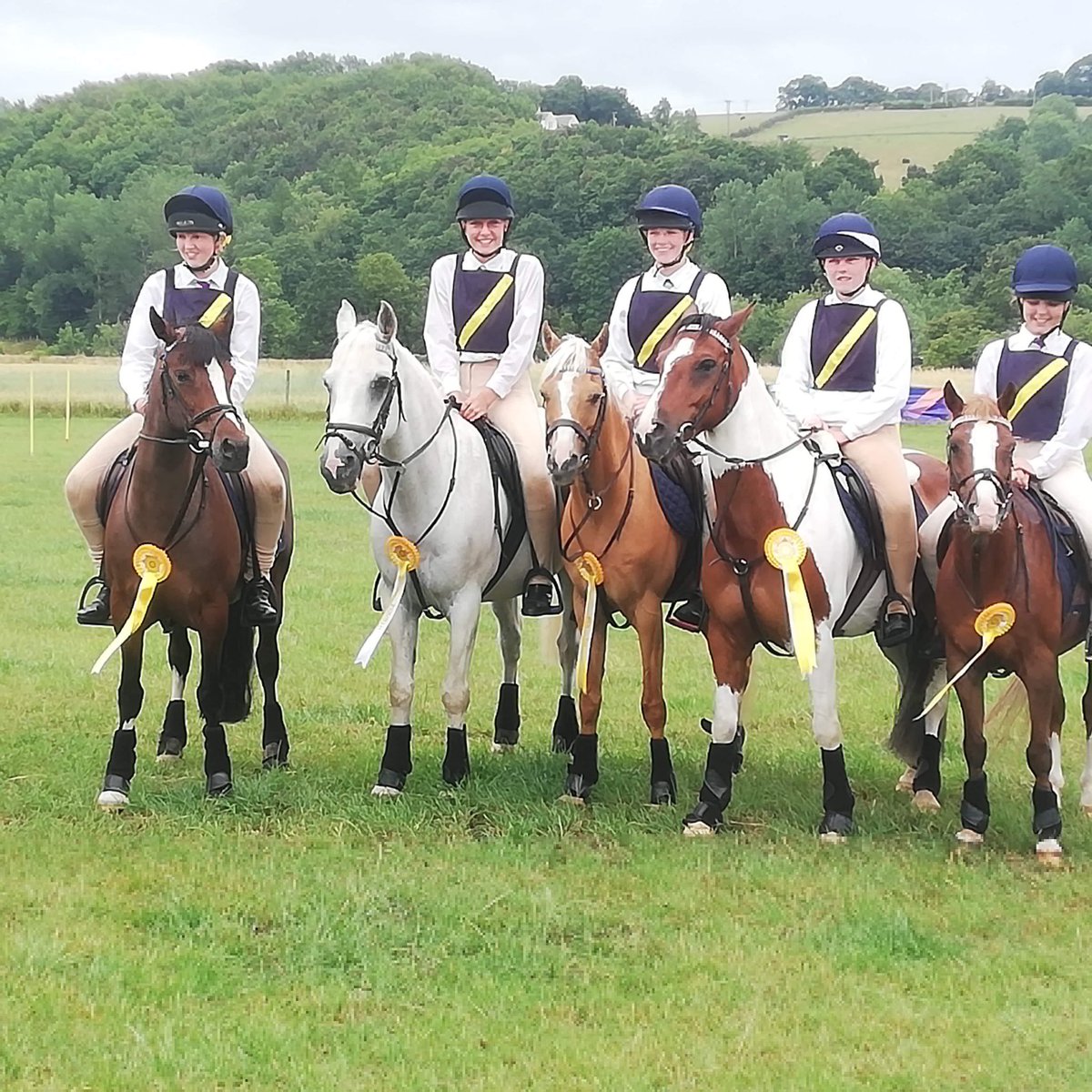 ThePonyClub's tweet photo. Classic Pony Club all round pony. Emily’s skewbald has qualified for the @BerkeleyGroupUK National Pony Club Championships in the Mounted Games Team and the Dressage.  Taking the idea of a ‘dancing horse’ to a whole new level. @justchaps @ThePonyClub #multitasking #dreampony https://t.co/kpZORjofuw