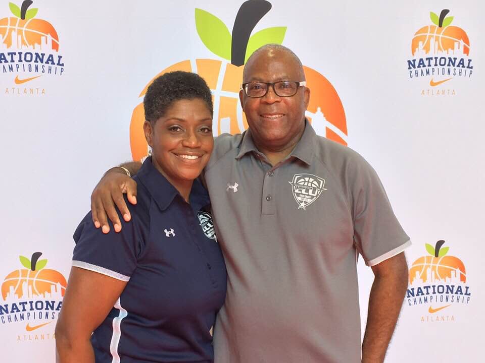 ECunitedbball's tweet photo. Emerson and Annette Murray! The servant leaders behind our great organization. What an amazing travel season. Can’t wait for next year. https://t.co/DoyBmLcmmh
