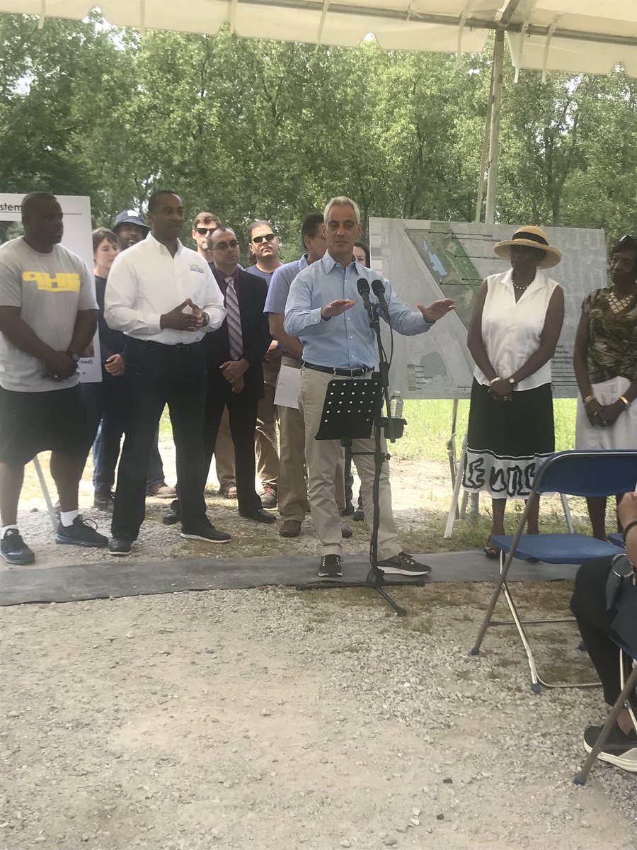 lemeeps's tweet photo. Breaking ground on a pedestrian trail at Marian Byrnes Park.. a nature preserve in our own backyard. Once complete, @ChicagosMayor and @ChicagoParks will be 1850 acres to goal of restoring 2020 by 2020! #buildingonburnham https://t.co/EHIhw1TK32