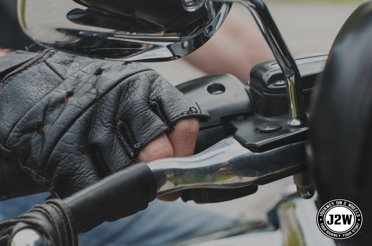 J2WMtrClothing's tweet photo. Don't forget to try out your steering, throttle, clutch, and other controls to make sure they still work. #safety https://t.co/nkKBZv5iKu