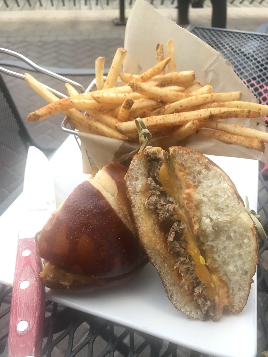 Vegetarian? We got you!! #impossibleburger by @impossible_foods is here to stay!! #comeandgetit #piggybackbar #jerseycity #jceats #jerseycityeats #veggieburger