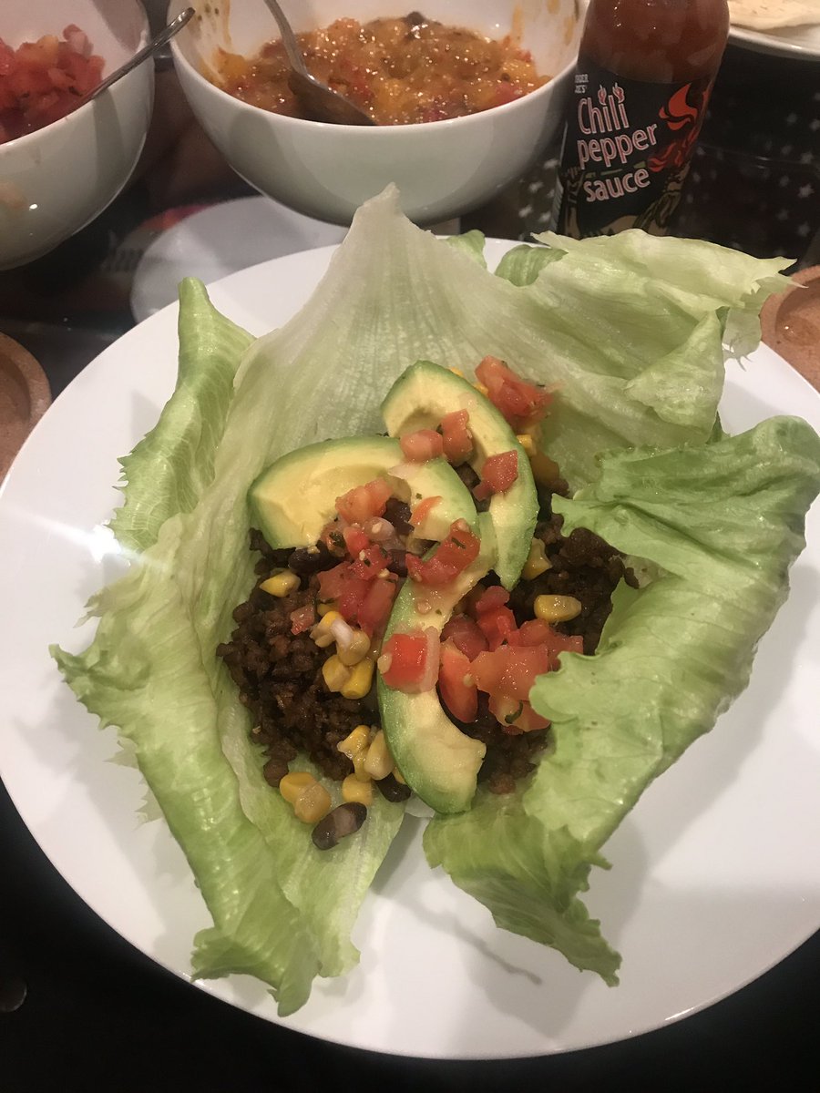 805Fit's tweet image. Reminder that you can always find healthy alternatives even when feasting with friends! Took my own spin on taco night by using lettuce for the taco shell (still gives a good crunch) and using meatless ground "beef!"