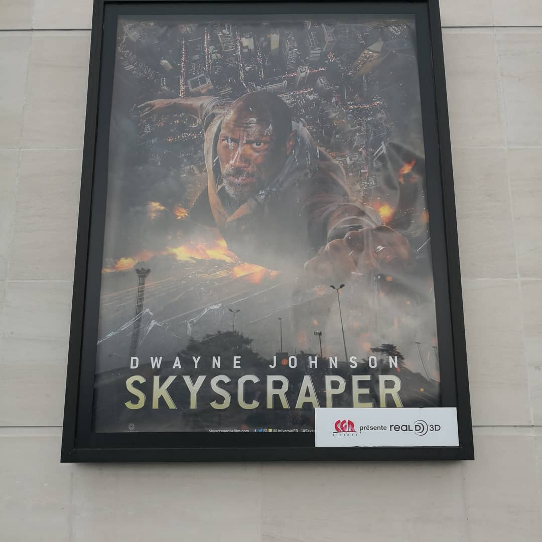 Retronextgen87's tweet photo. Soirée #cinema mais avant un petit jeu #arcade
#jeuxvideo #retronextgen #retrogaming #asiandynamite #sega #arcadegame #arcadecabinet. #cgr #cgrcherbourg #cherbourg #therock #dwaynejohnson #skyscraper https://t.co/7Zv2pMZVW0