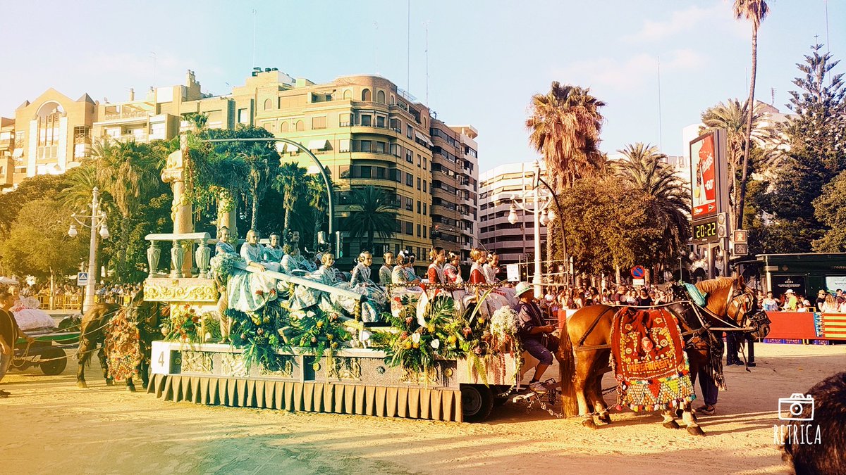AkhileshN's tweet photo. #valencia #flowerbattle #BatallaDeFlors https://t.co/ninlIaHm9l