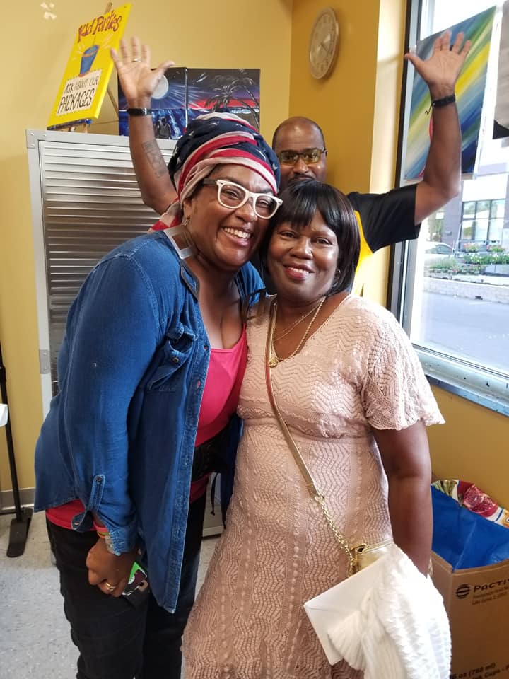 MADAMEBOO's tweet photo. The #SUPRISED (BORN) Day bOO/Mrs. Hattie!!! ;-)) &amp; her son Verdel doin' #Touchdown in  background LoL!!! https://t.co/G3RUxsQILc