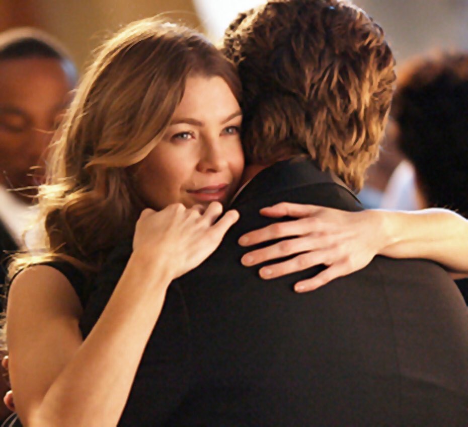 tapgreys's tweet photo. "Namore/Case com alguém que te olhe, como a Meredith e o Derek se olham." https://t.co/uTPC4cC8Mu