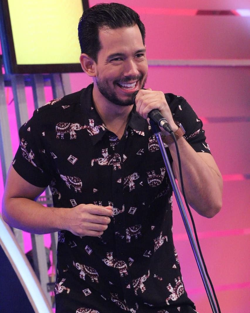 ETTJochy's tweet photo. 📣"La gente del coro... ACTIVOOOOOOOO" @CarlosBaaez #boly #ActivoConDivertido #TelevisiónDiferente https://t.co/LilmZw72Va