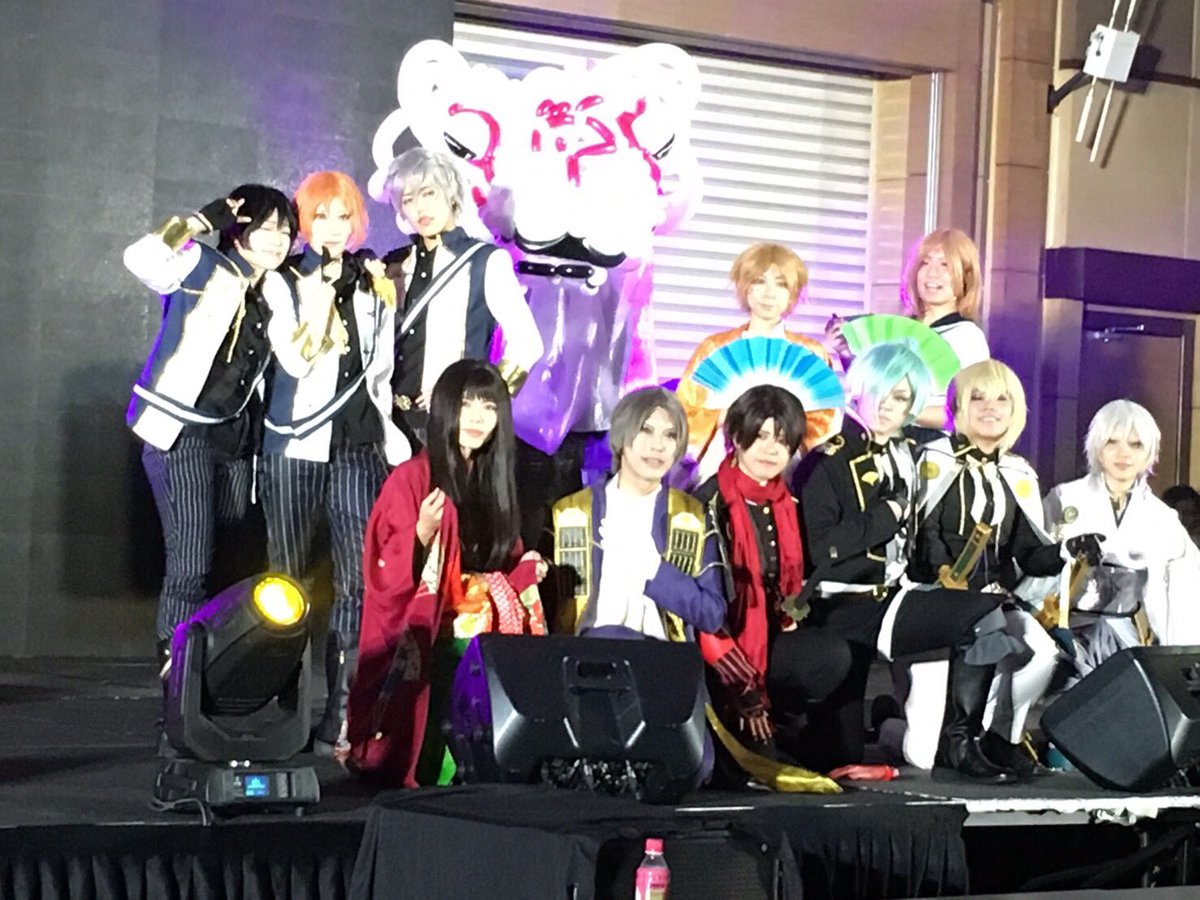 PAINS_COS's tweet photo. そして、マレーシアでやったコスパフォ。中身はマレーシアのレイヤーさんとのコラボパフォーマンスでした。
構想からカウントすれば約8ヶ月?
夢が無事実現したことに、本番終了後もの凄く興奮したのを今でも思い出すほど。不安は多かったけど、やって良かったなぁ。
#VAX2018 #vaxmy #visualartsexpo https://t.co/y1pimPC7ec