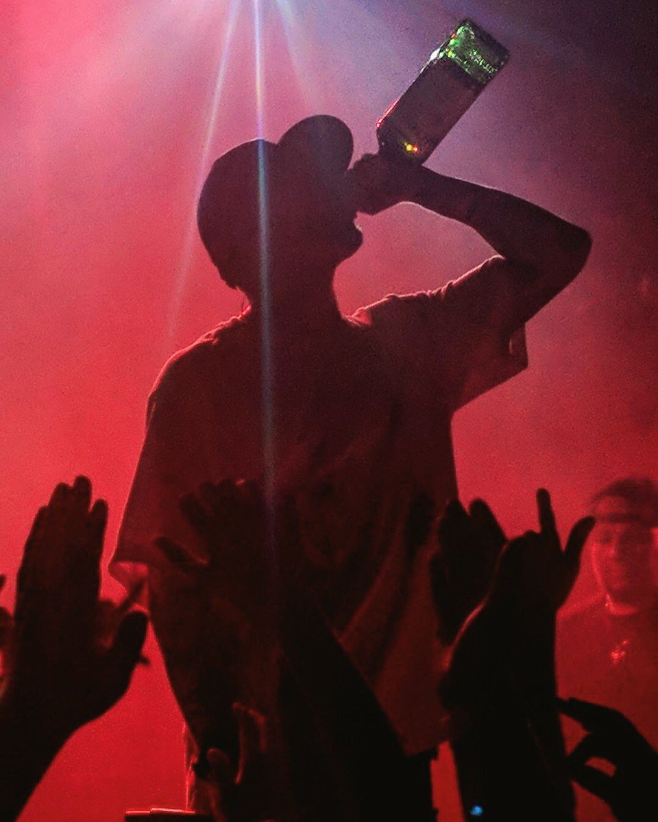 ChrisWebby's tweet photo. BOSTON !! 

Come get drunk with me tonight. 

Only a few tix left, cop em while you can !!!

#RawThoughtsTour🤘🕸 https://t.co/KZ98Kwk9Bs