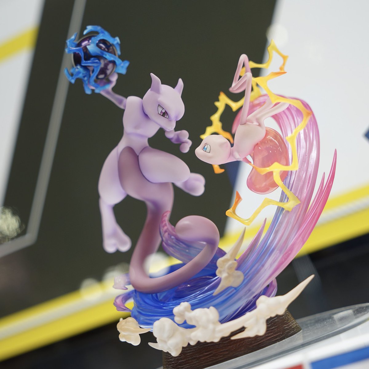 mewtwo mew figure
