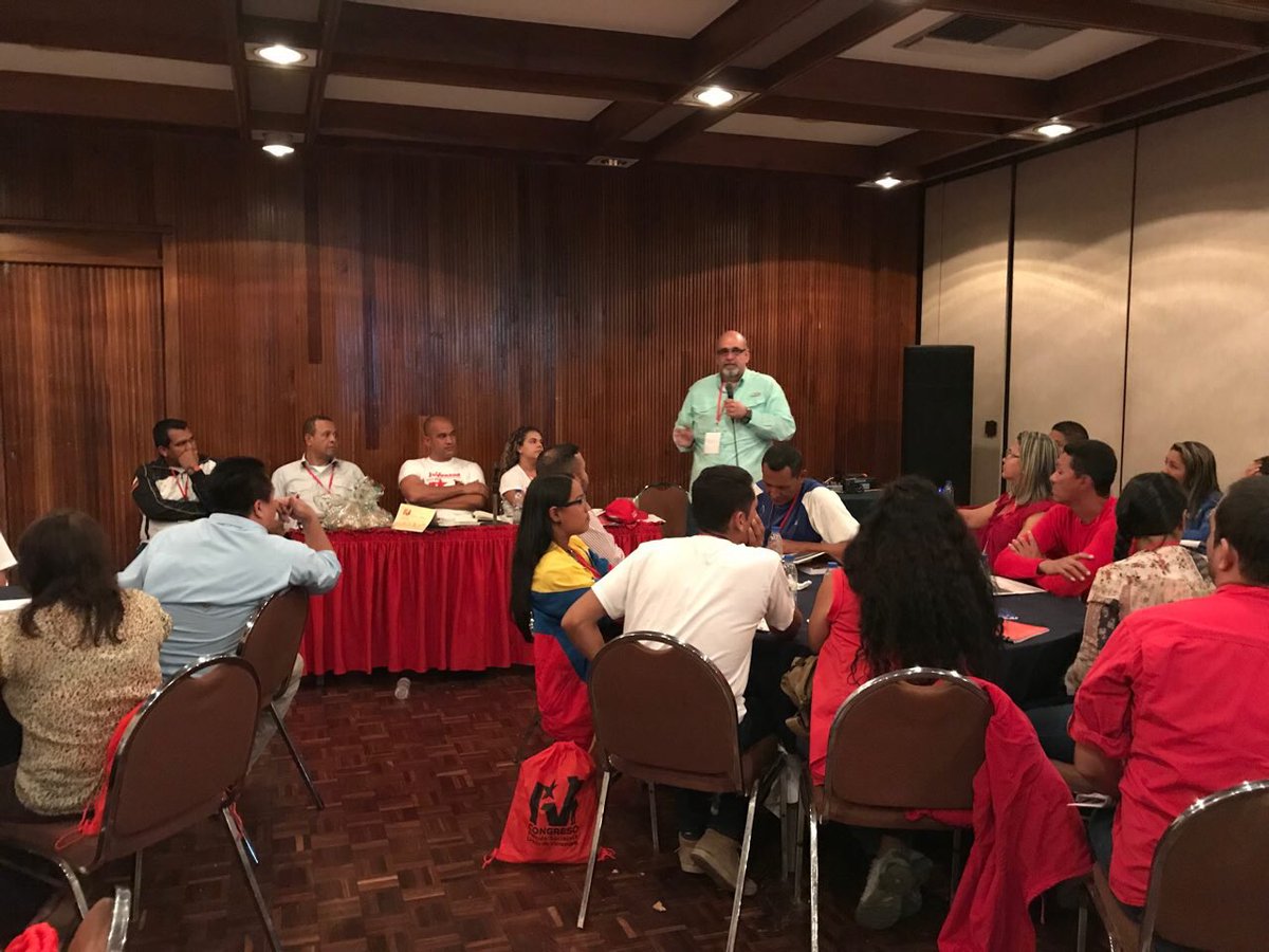 AmeliachPSUV's tweet photo. Los delegados y delegadas de Miranda y Anzoategui con mucha conciencia y compromiso revolucionario presentaron sus propuestas. El IV Congreso del @PartidoPSUV cumpliendo con su compromiso histórico. https://t.co/NmZlV2vpdc