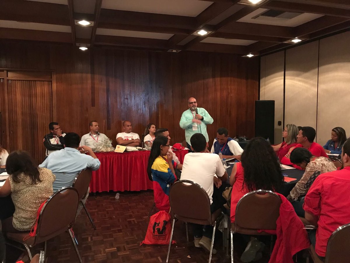AmeliachPSUV's tweet photo. Los delegados y delegadas de Miranda y Anzoategui con mucha conciencia y compromiso revolucionario presentaron sus propuestas. El IV Congreso del @PartidoPSUV cumpliendo con su compromiso histórico. https://t.co/NmZlV2vpdc