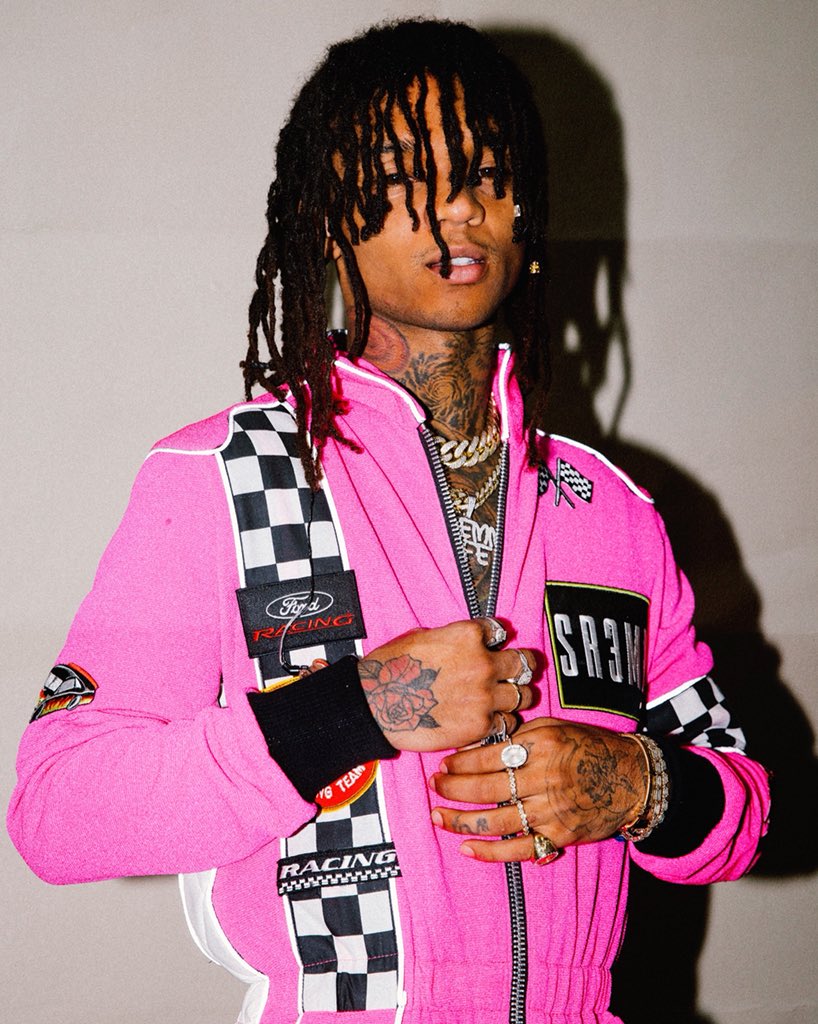 SwaeLee's tweet photo. The Pink Ranger 🐙🎟💘 https://t.co/xH3fvEdLrk