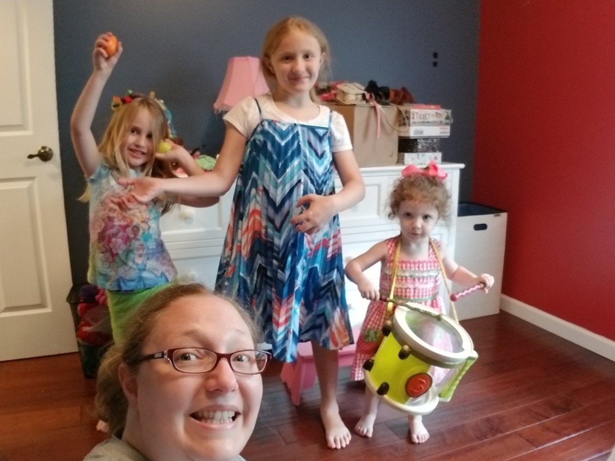 TheJarmom's tweet photo. @ThePowellPrin Summer Concert Selfie- My kids gave me my very own summer concert complete with original songs about Cheddar Cheese, Rock and Roll, and God Almighty. #PHSSummerBingo https://t.co/7KtDqtSMhy