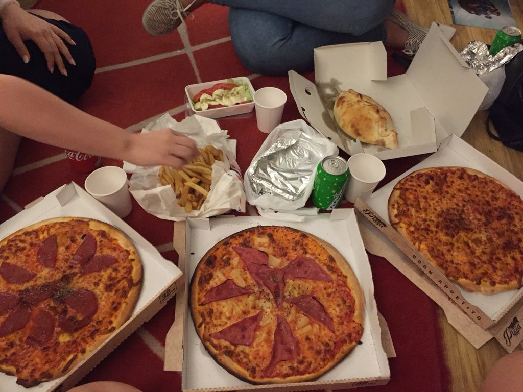 nochillvane's tweet photo. Same old shit but a different day in Amsterdam... @andrewmatarazzo I think you‘re the only one that understands my struggle😅 Hope you had more luck with your dinner this time😉 https://t.co/NAKGCLGvHr