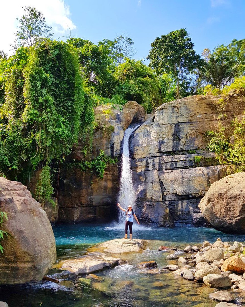 Hayooo mana suara2 yang kurang liburnya. Btw, selamat hari senin lur. Semoga harimu pernuh berkah - Coban Tundo, Lavenia Rosalia

Kepo lengkap disini malang-guidance.com/coban-tundo-ma…