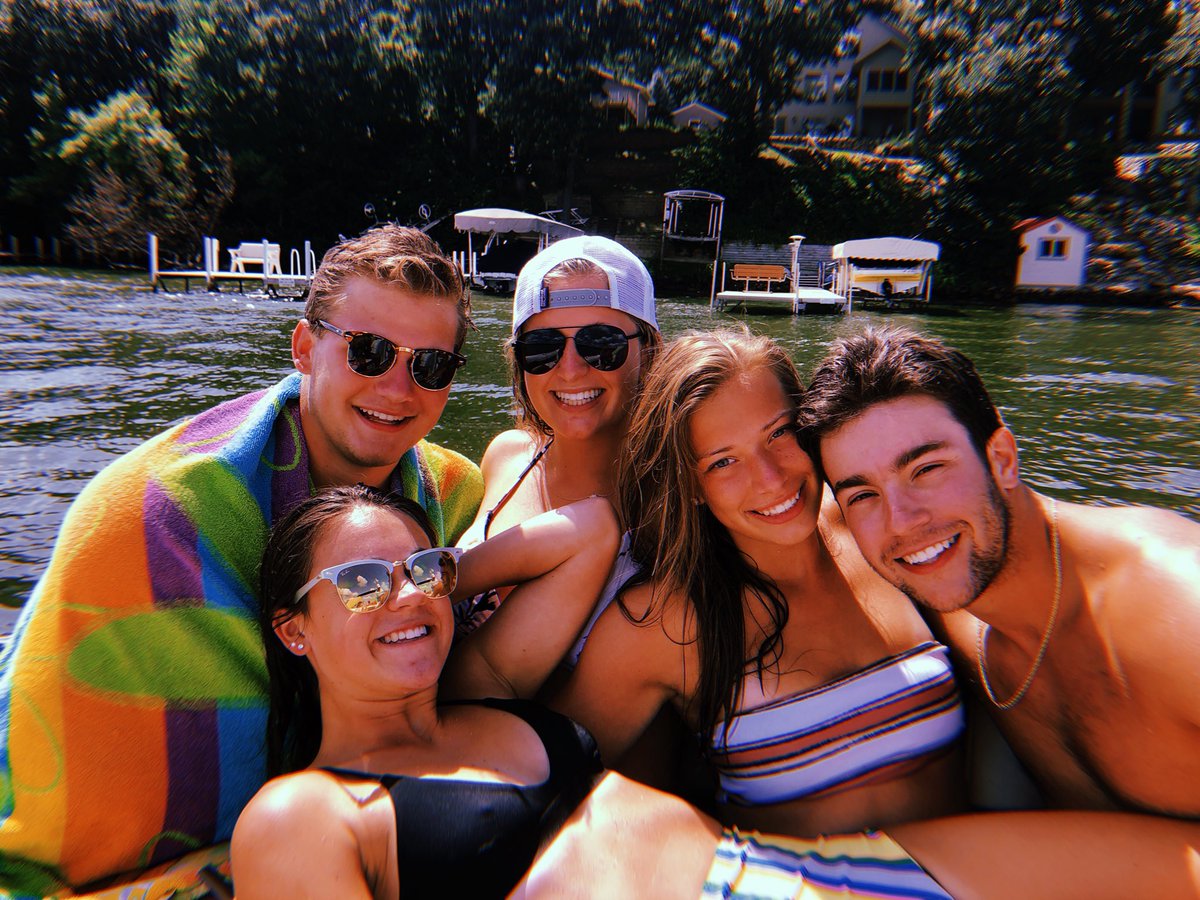 annie_simplot's tweet photo. Happy birthday to one of the original best friends, so glad I got to spend the weekend with you 💙 @B_waechter https://t.co/WSw0Mmibth