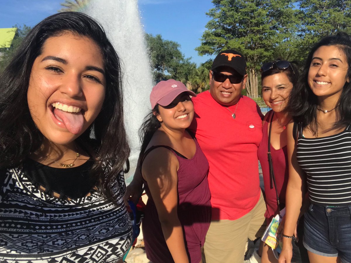 vesparza2018's tweet photo. Staycation at SeaWorld San Antonio!!  #wetmoresummerfun https://t.co/8J7NnlPfXM