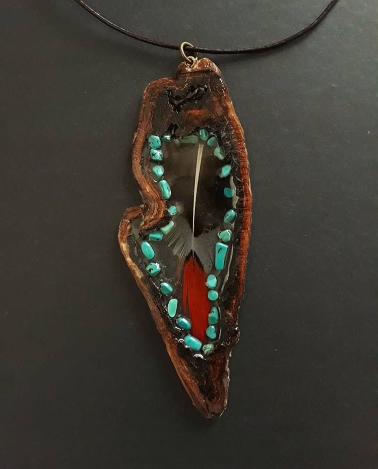 Bu kolyeden yeryüzünde 1 tane daha olmadığını biliyor muydunuz? Ürünlerimizin çoğu gibi 😎
instagram.com/agackakan_atol…