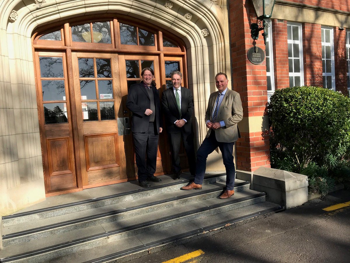 KingsCollegeAk's tweet image. Delighted to have hosted @joedale for two days of intense app-smashing and iPad PD at the end of last term. #elearnKC #AppleEDU #ADEchat