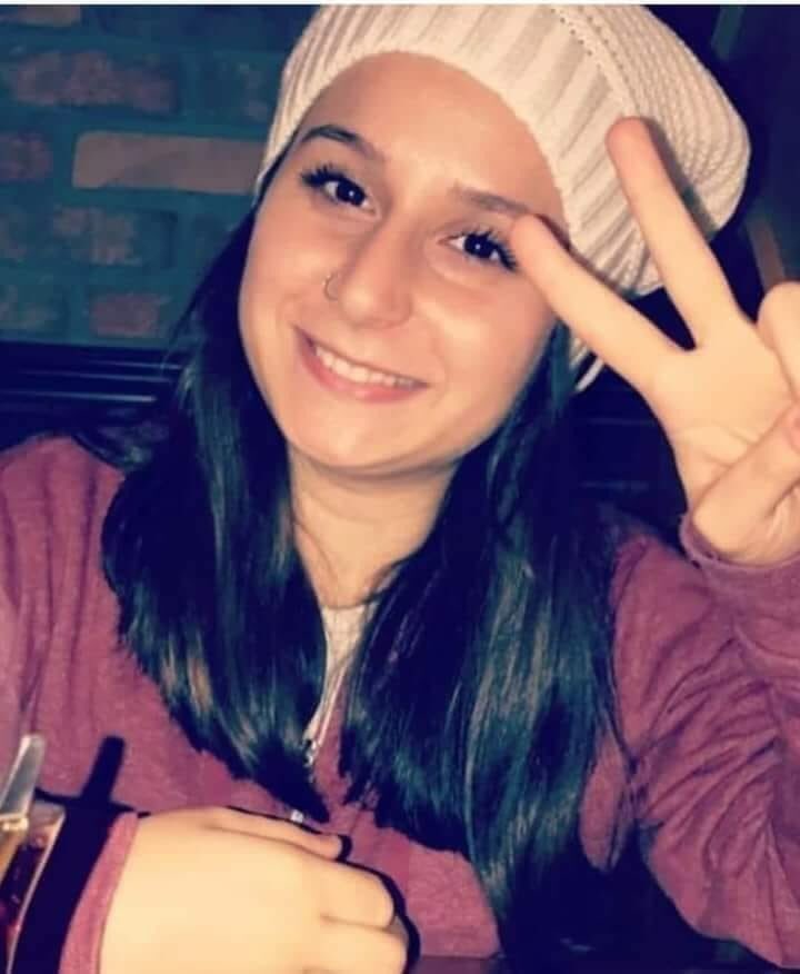 Sayfa Arkadaşım Nurgül Yağcı'nın kızı
Samsun’da kayıp. Fotoğraftaki genç kızın adı Nehir. 17 yaşında. Ailesi 3 gündür haber alamıyor. Lütfen hızlı şekilde yayalım. Görenlerin  05071607517 numaralı telefondan ailesine haber vermesi rica olunur.
 Nurgül Yağcı