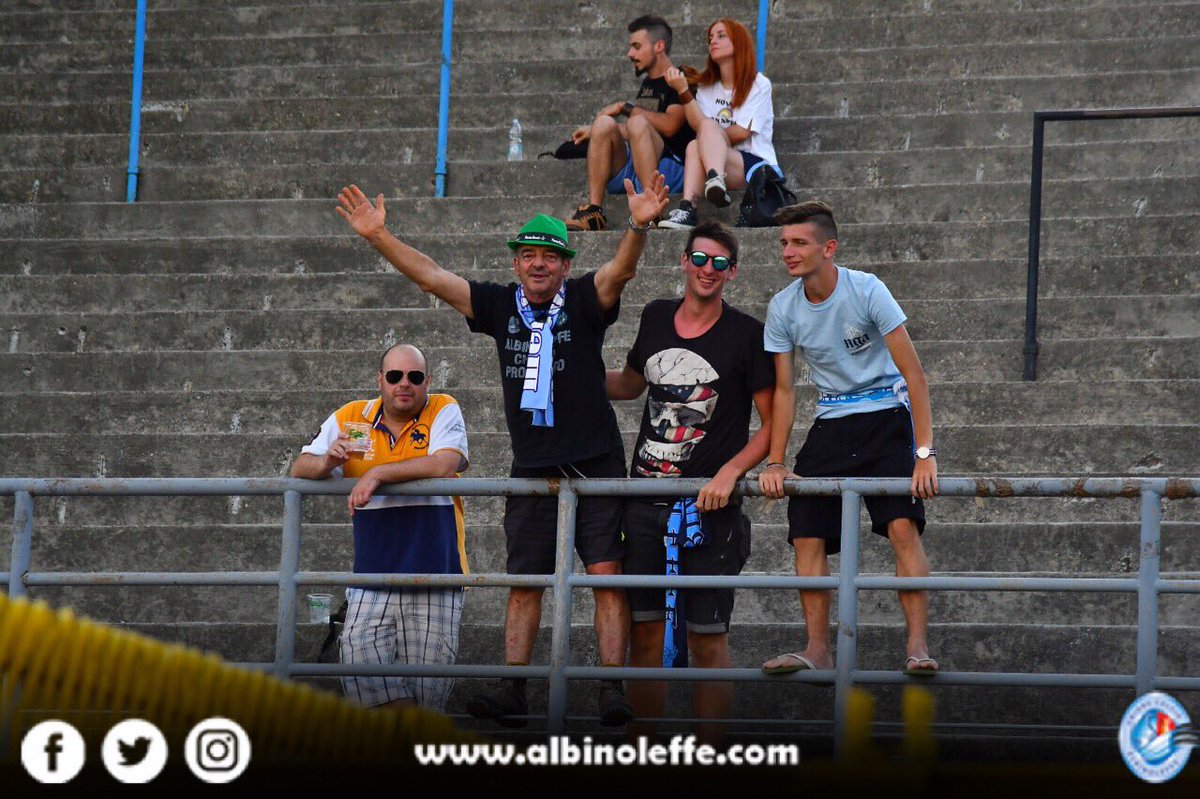 UCAlbinoLeffe's tweet photo. Tutti insieme uniti nelle vittorie e soprattutto nelle sconfitte! 💪🏼
Grazie a tutti i nostri tifosi per il grande sostegno 🙌🏼⚽️
#RoadtoC
#ForzaaL https://t.co/UWlA9xGUBj