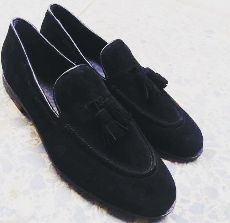 hooves_NG's tweet photo. Going somewhere special and wondering where to get great foot wears with the best price? Try hooves... black suede!!!
DM for details....
STATUS:- available 
#9ja made #shoesaddict #Shoes https://t.co/UOV8FJOp1Q