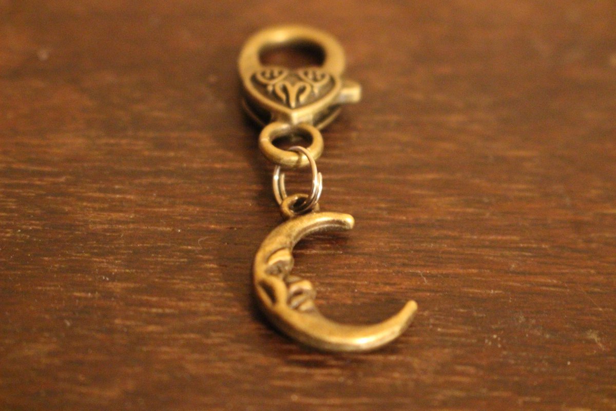 Excited to share the latest addition to my #etsy shop: Pet Charm | Keychains | Crescent Moon etsy.me/2K5JeKX 

#accessories #keychain #bronze #petcharm #mooncharm #crescentmoon #witch #witchcraft #magick