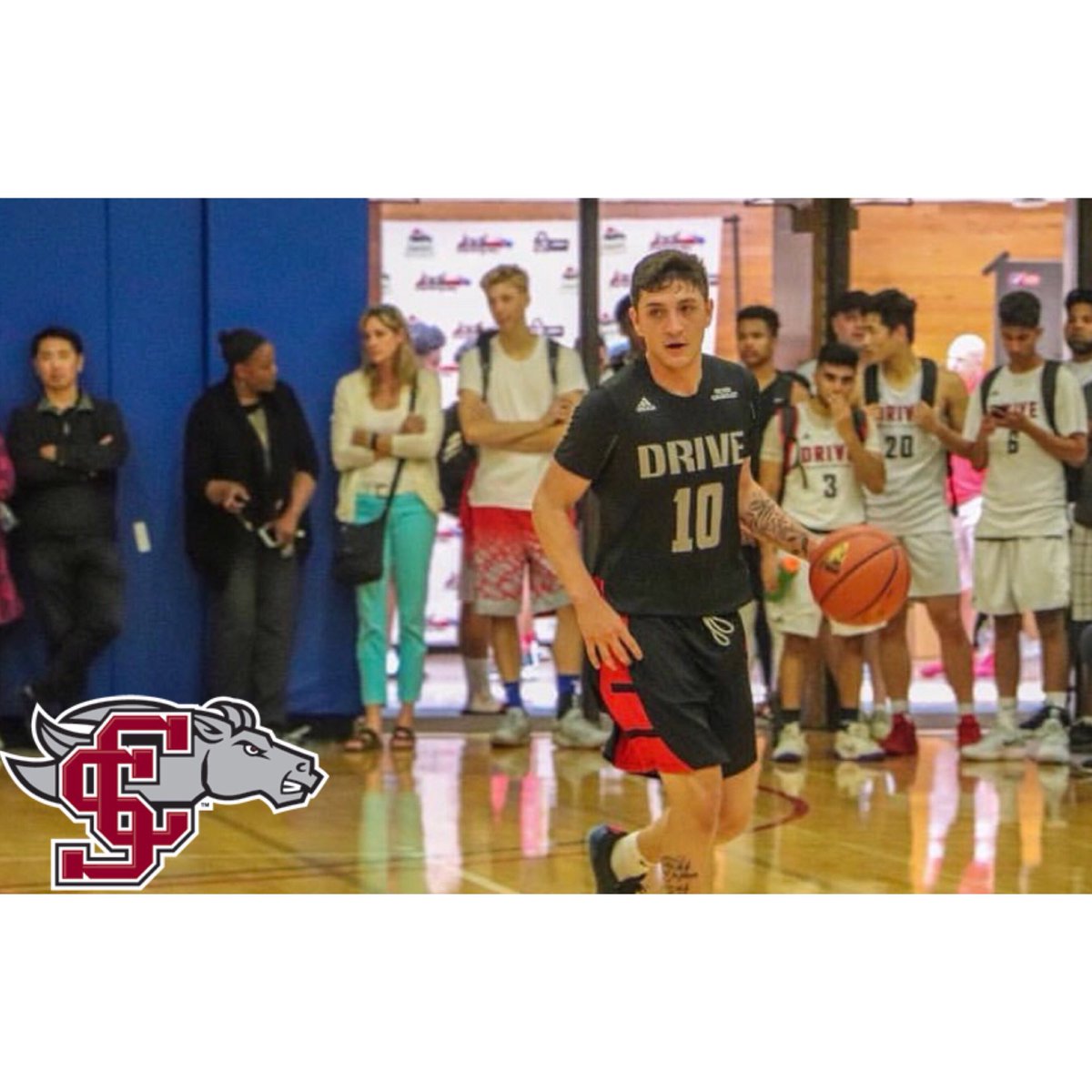I’d like to officially announce my commitment to the University of Santa Clara in the class of 2019! #Gobroncos
