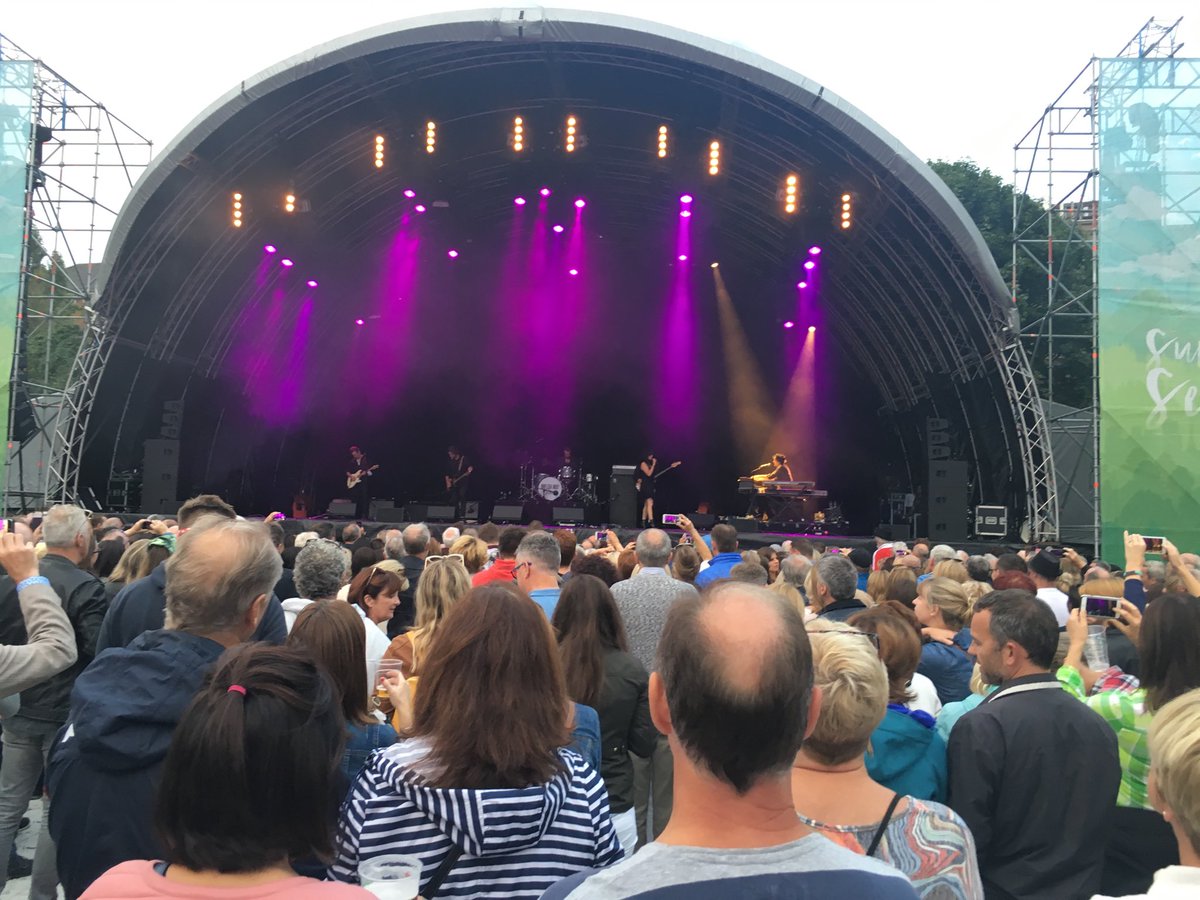 leesonl's tweet photo. @ImeldaOfficial takes the stage @tcddublin #TrinitySessions https://t.co/cGKxZIhbIW