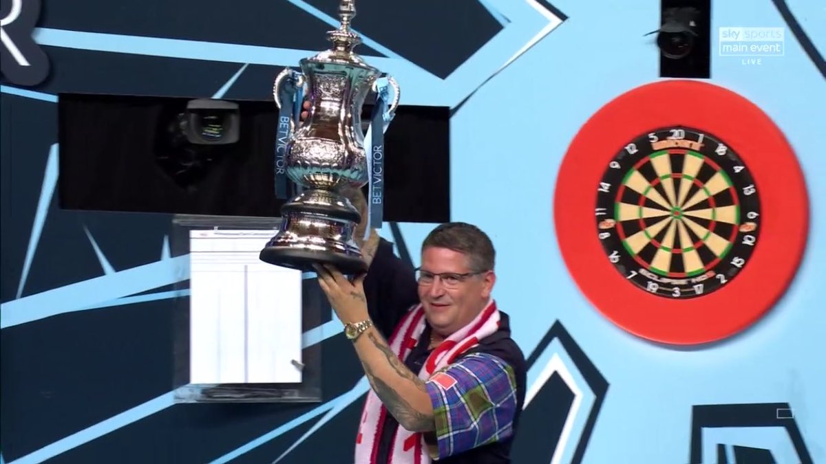 Live Darts on Twitter: "Your 2018 World Matchplay champion - Gary Anderson! 🏆👏🏻 #BVDarts / Twitter