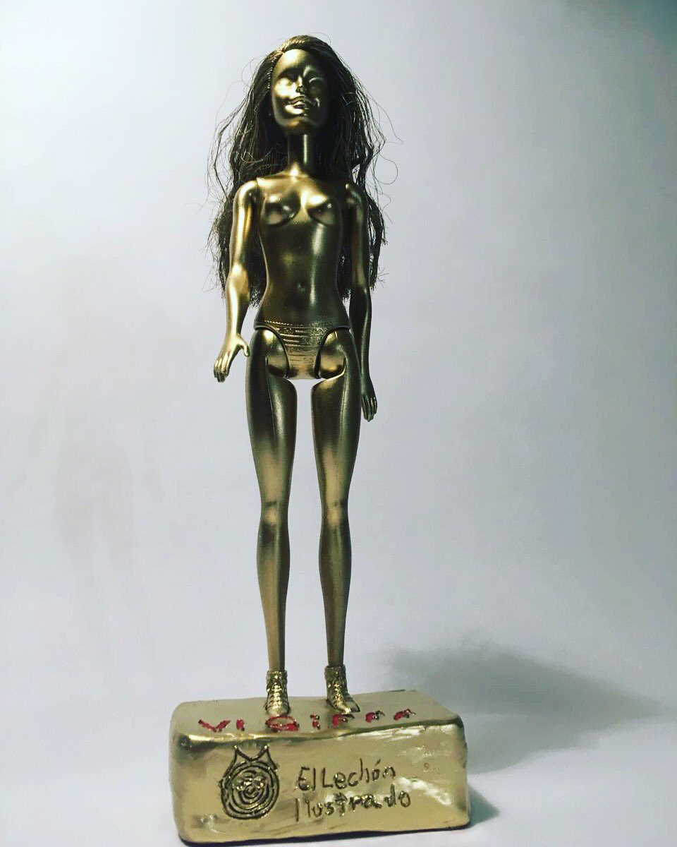 Lechonilustrado's tweet photo. Quiénse llevará la bellota de oro? ¡Hoy, gran noche de garra!, sexto Grand Infamous Fango Film Festival 2018, #GIFFF https://t.co/RFNyzdbfSW