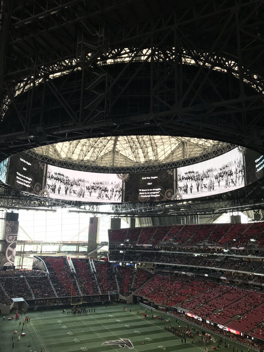CMaxMan's tweet photo. Thankful for today. #Falcons #FalconsFanDay #RiseUp #Braves
#SeanNewcomb #ChopOn #TimeWithSons @awesmax1215 @Grammarmax https://t.co/6HBTPgOLSF