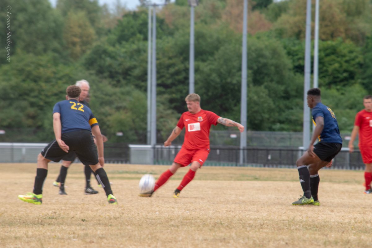 Wayneshakespea1's tweet photo. @wtfcofficial 4 v 3 @smethwickfc1977 in pre season friendly action great work out for both teams,all the best to smethwick for the season ππ»β½οΈ pictures by @lensawag1 #lockmen #redarmy π΄π΄ https://t.co/taZjE0uQVk