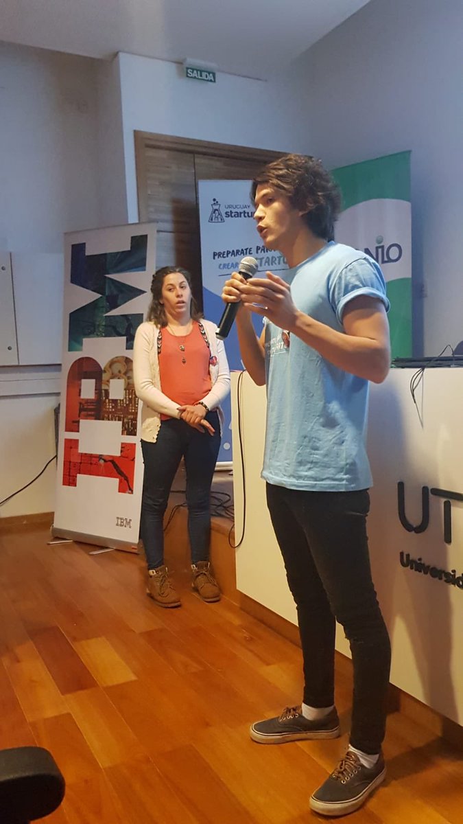 swmontevideo's tweet photo. Empezaron los pitch finales los equipos en #SWFrayBentos Ideas que trabajaron todo el fin de semana para convertir en negocios. https://t.co/uNxXucAN7u