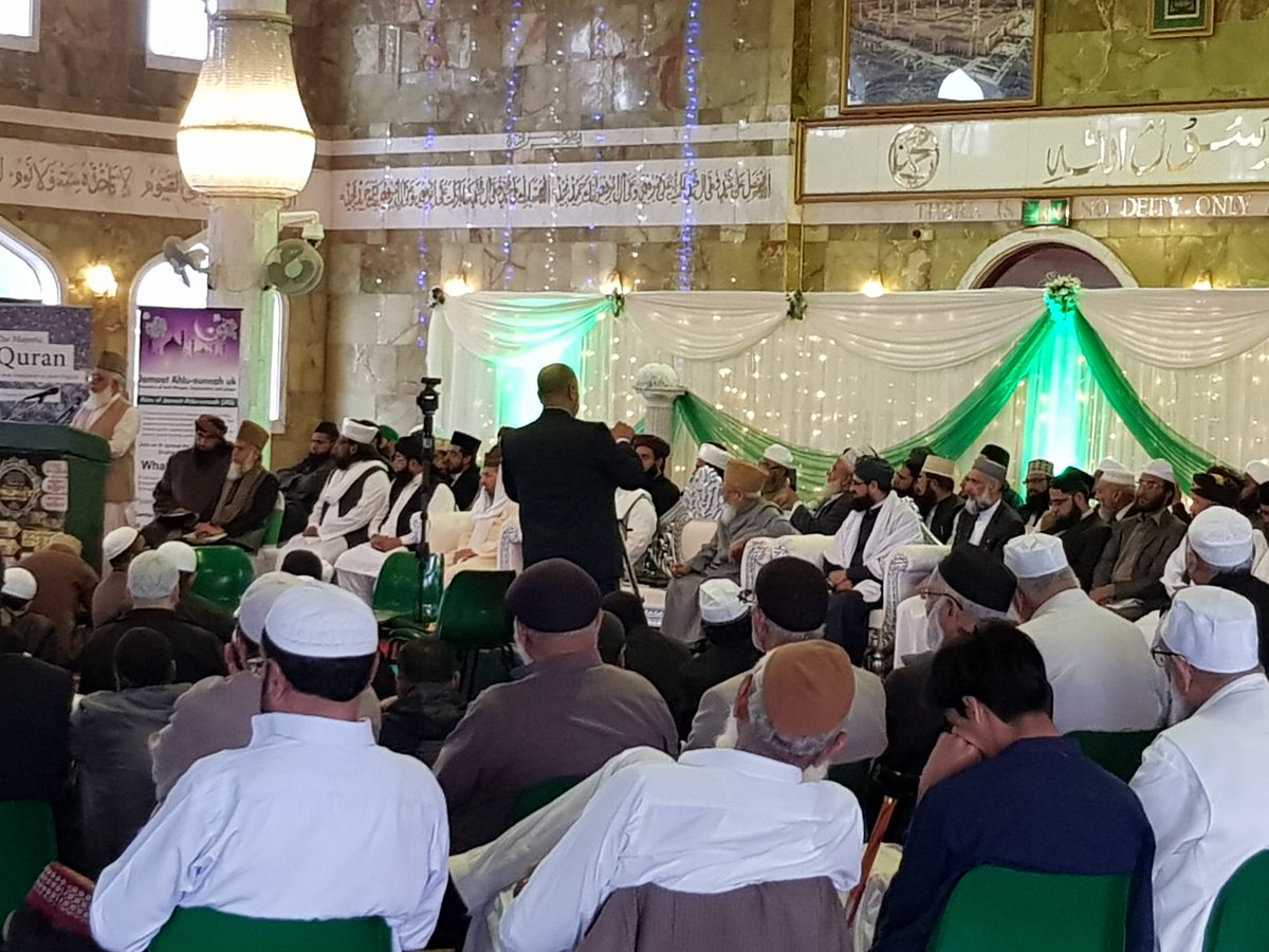 DrMusharrafH's tweet photo. An amazing day with so many honourable scholars and Shuyukh. #SunniConference https://t.co/nS1YxfmYCz