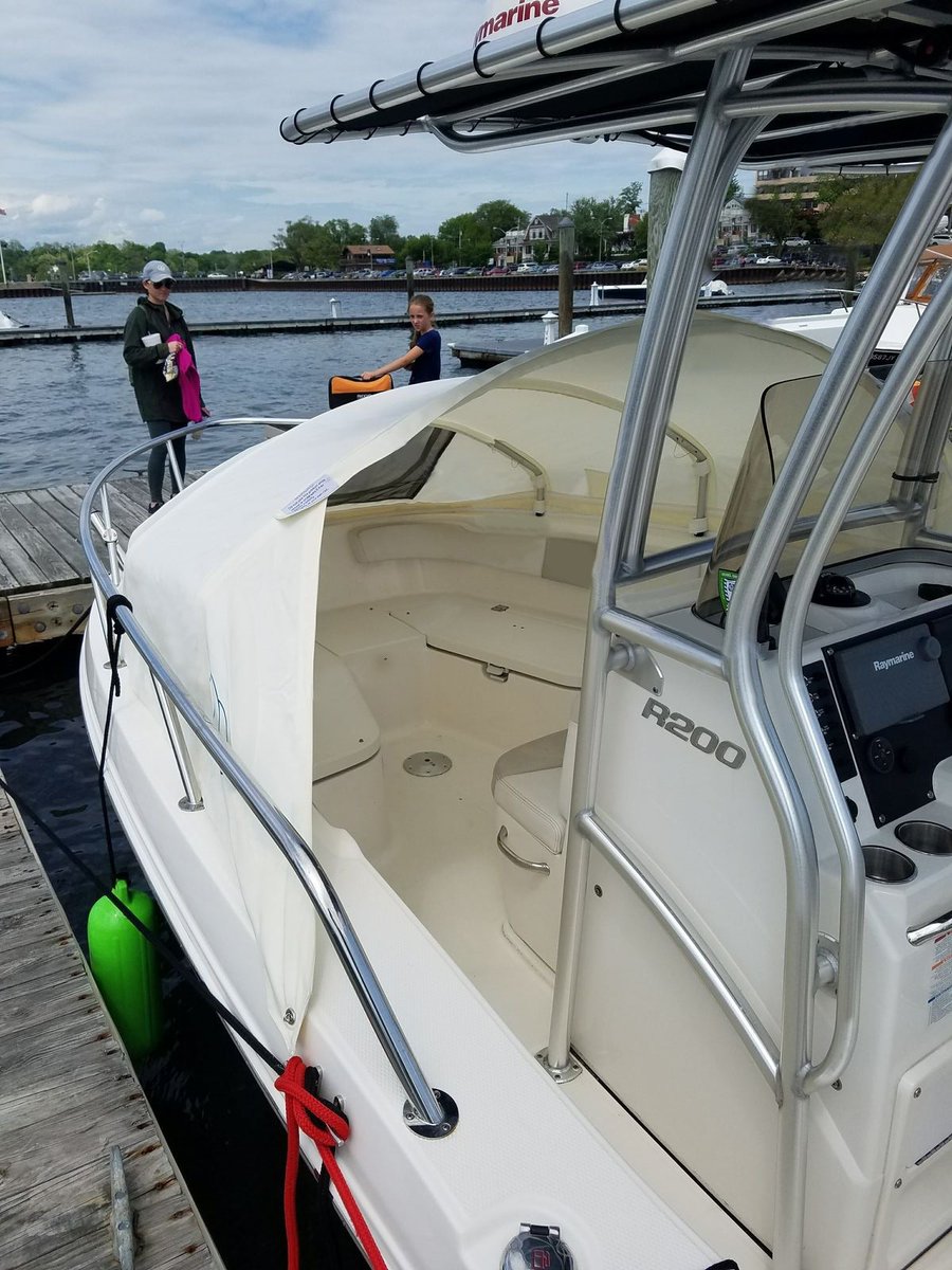 MarineCanopy's tweet photo. Thank you to Jack for the feedback; 
" Great product and easy install. 
Took the boat out this weekend, with the Dodger up, to go across the Long Island Sound to Conn. The Dodger worked great keeping the kids dry and warm. @RobaloBoats R200 CC   #robalo #boatgear #boatcover https://t.co/1Fn7Iv2Tir