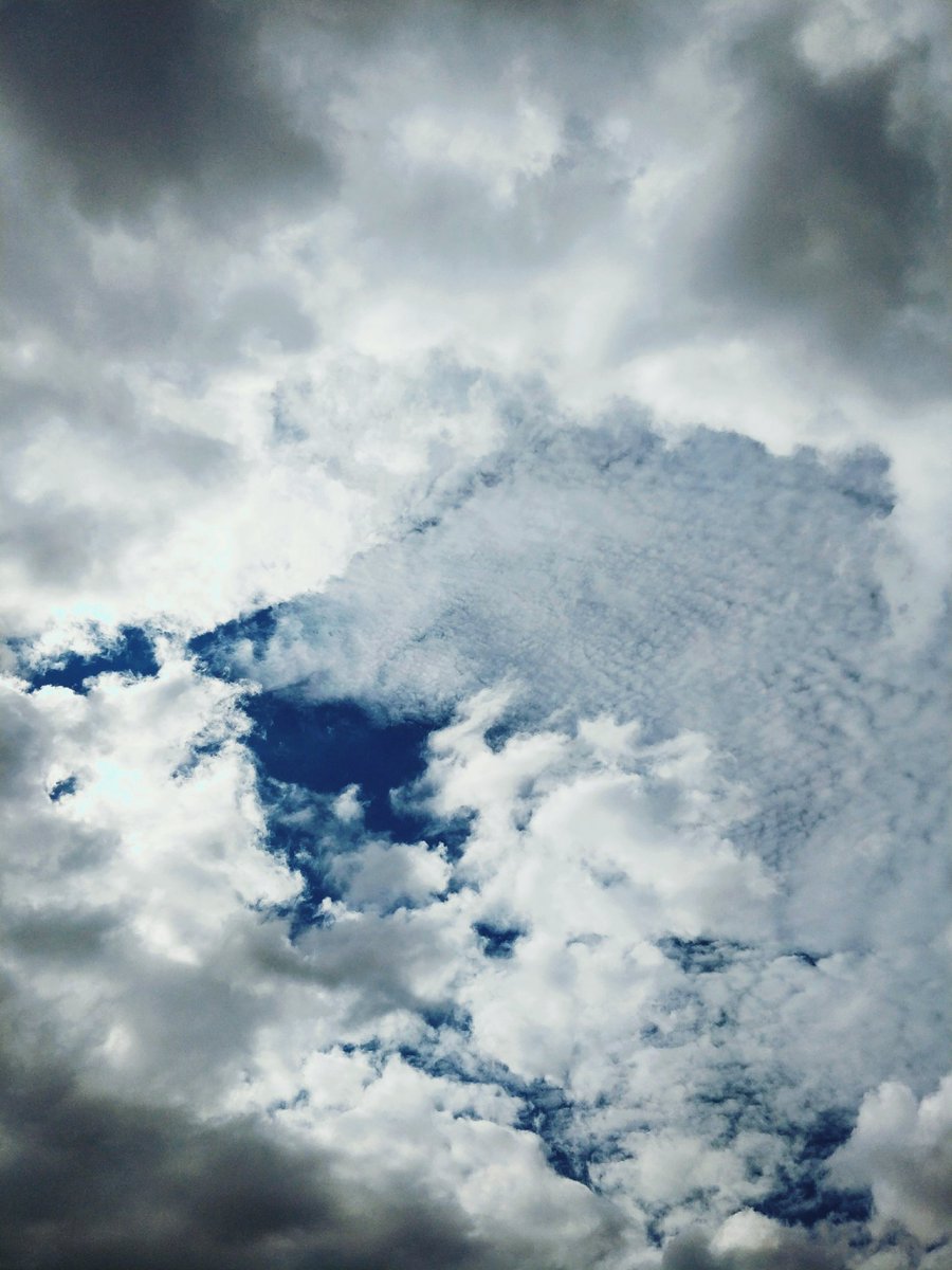 Fantastic layers in the clouds today⛅⛅⛅⛅😍
#stratus #cirrocumulus #NorthCoast #clouds #summer <a href="/WeatherCee/">Cecilia Daly</a> <a href="/angie_weather/">angie phillips</a> <a href="/LoveNI/">#LoveNI</a> <a href="/ScenesOfUlster/">Scenes of Ulster</a> <a href="/newslineweather/">IrishWankers</a> @ILoveNorthCoast <a href="/DiscoverNI/">Northern Ireland</a> <a href="/loveportrush/">Portrush by the Sea</a> <a href="/CausewayGlens/">Causeway Coast&Glens</a> <a href="/RMetS/">Royal Meteorological Society</a> <a href="/MetEireann/">Met Éireann</a> <a href="/wildatlanticway/">Wild Atlantic Way</a> <a href="/explorebelfast/">Explore Belfast</a>