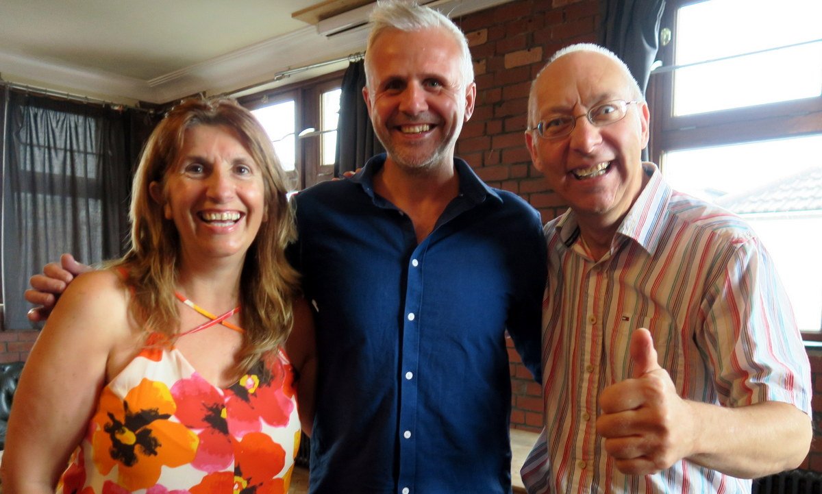 BardsofAvalon's tweet photo. 9 and a quarter years' ago we first met @DrDRHamilton at a #OneLifeLive expo in London. It was a life-changing event gaving us our name & future direction. Tonight, he came to our local pub & gave an awesome @FunzingUK talk on how the mind heals the body! #Kindnessisgoodforus https://t.co/jnvTXb7S1t