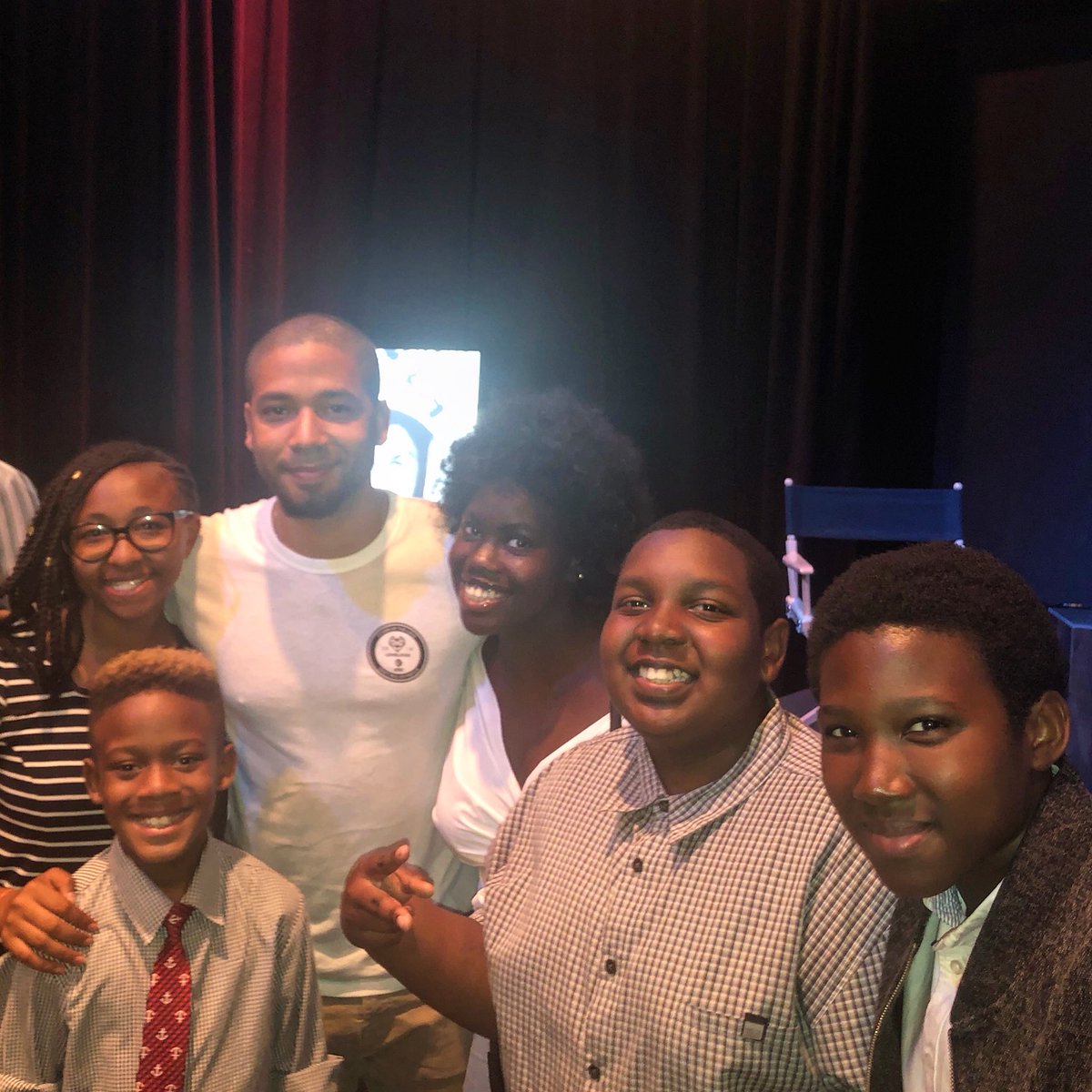 NANYouthHuddle's tweet image. #NANYouthHuddle youth leaders Dimonique, Malaysia, Chris, Pinnacle, and Jaylen w/ actor/singer/activist @JussieSmollett at the NAN #RestInPower: The Trayvon Martin Story premiere. #JusticeForTrayvon #HoodiesUp