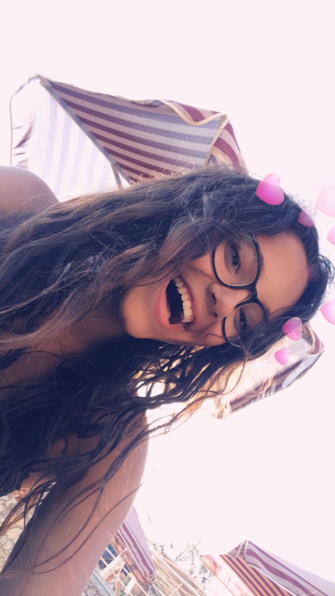 loviingcabello's tweet image. hi i love Camila and i miss her even tho i havent seen her💘✨💘 hbu