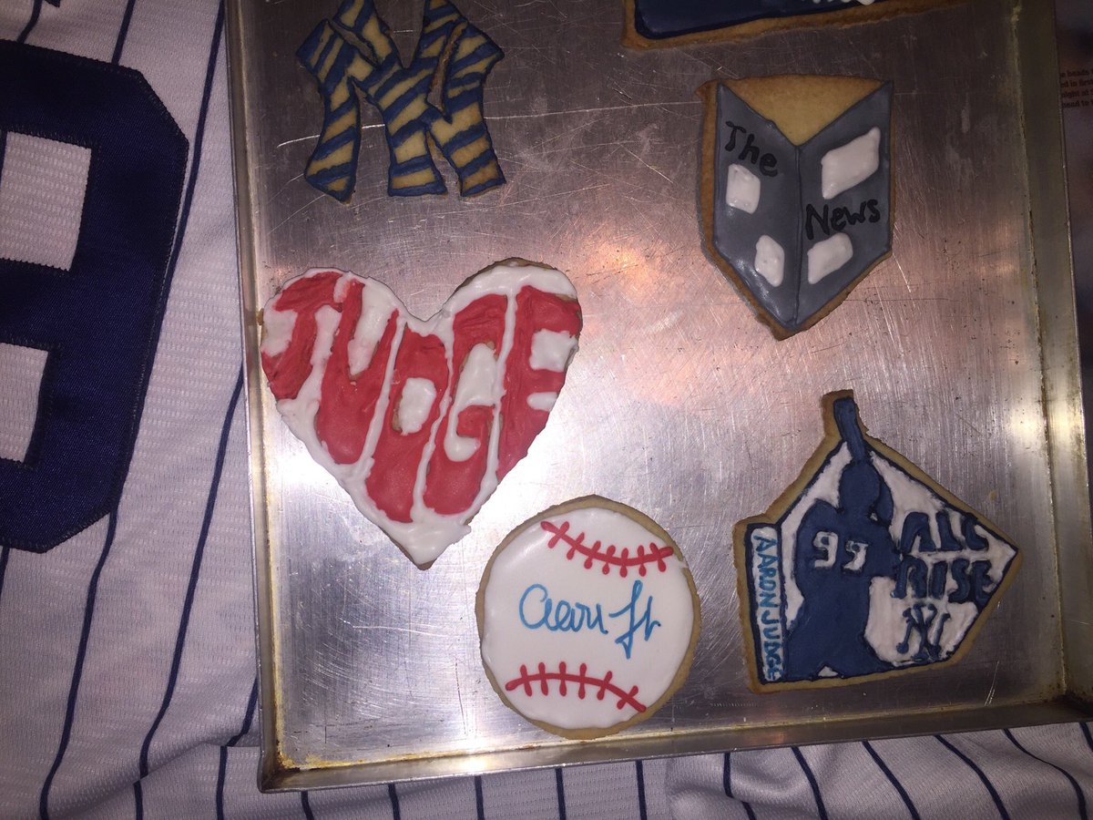 Nicole_verdi_NO's tweet photo. Discovering some untapped cookie decorating skills was a good way to kill time between yesterdayβs double header for the #judgebakeoff βΎοΈππ @Yankees @TheJudge44 @YESNetwork https://t.co/k1Hig8l6Su