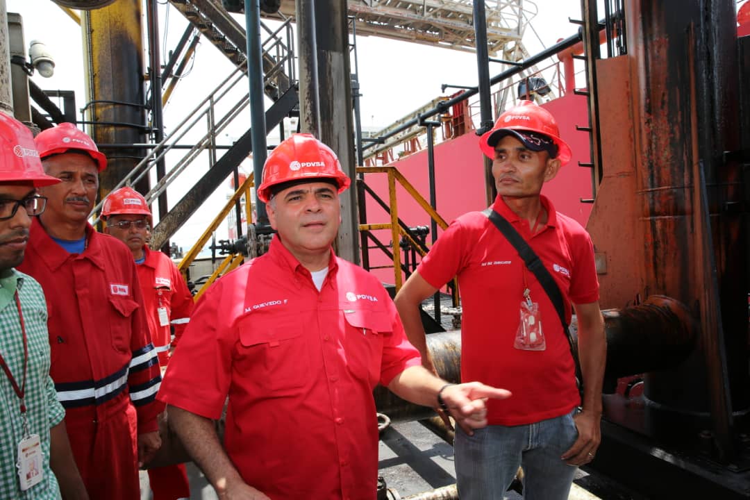 PDVSA's tweet photo. 🇻🇪🛢Ministro @MQuevedoF: Estamos trabajando por la PDVSA productiva, vamos a vencer ¡Chávez Vive, la Patria sigue!

#DebatePorElFuturo https://t.co/YPYQxgSQrd
