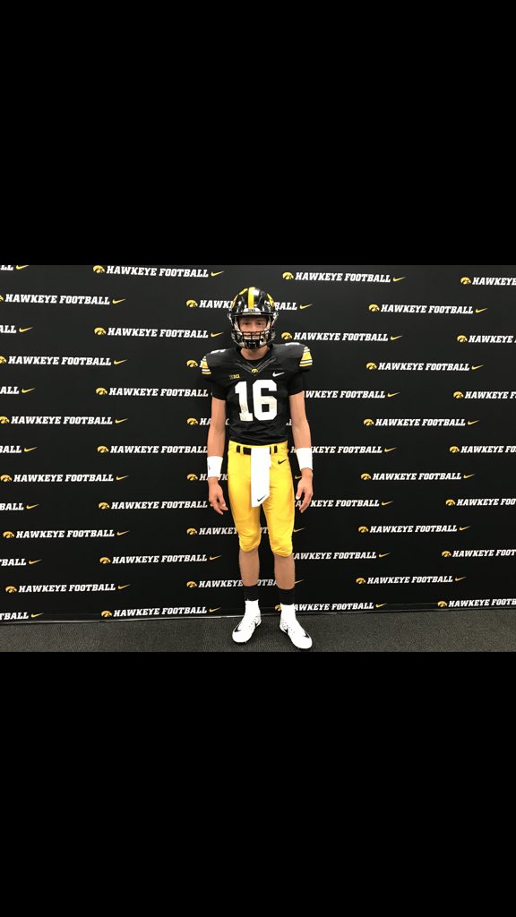 aajk_23's tweet photo. I want to thank the University of Iowa’s football staff for the great hospitality today. They have something really special going on up there. #GoHawkeyes🐤 https://t.co/LTPa3OxHVK