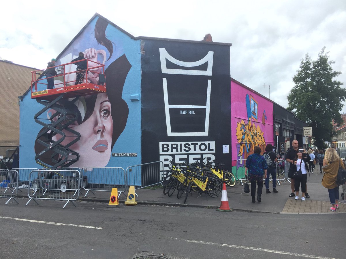 Why Bristol is brilliant in just one picture <a href="/Upfest/">UPFEST</a> @bristolandC4 #Bristol